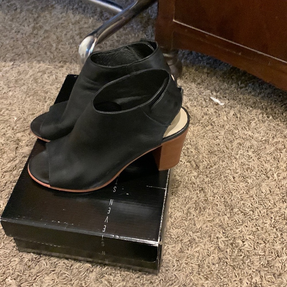 Steven by Steve Madden open toe stacked heel sandal snap strap 8
